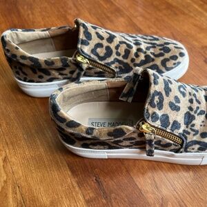 Steve Madden Glaammar platform sneakers in women’s size 7.5M